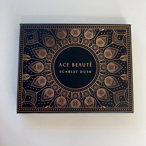 Ace Beaute Quintessential Eyeshadow Palette 0.55 Oz NEW - Picture 4 of 5